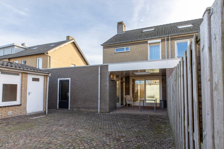 Foto 27 van Emmausstraat 36