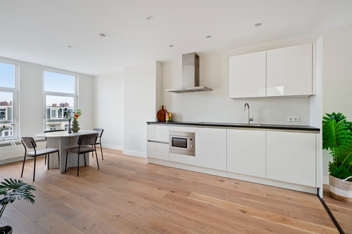 Photo 4 of Admiraal De Ruijterweg 158-4