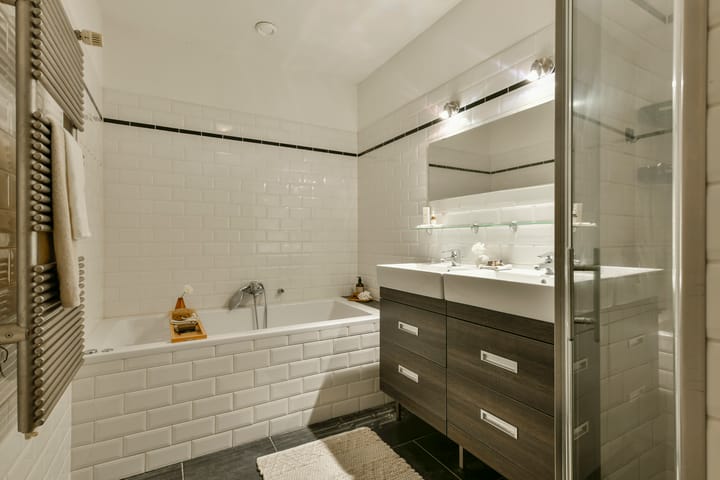 Photo 12 of Cornelis Trooststraat 17-H