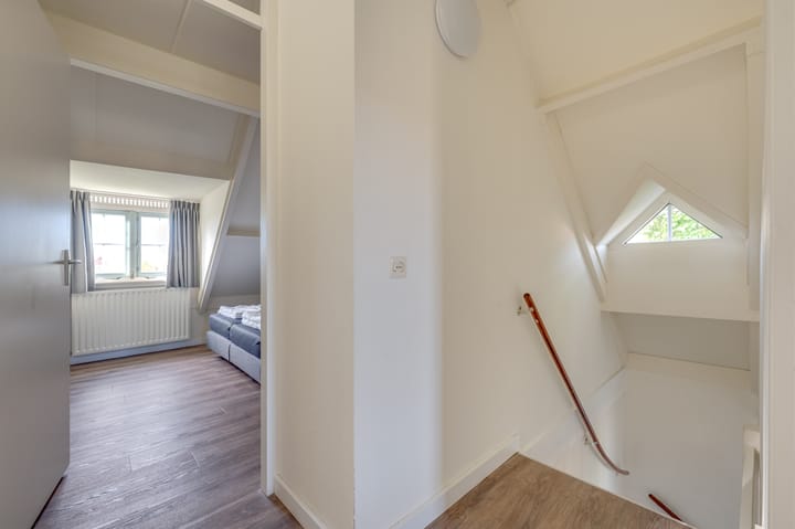 Photo 33 of Branding 17