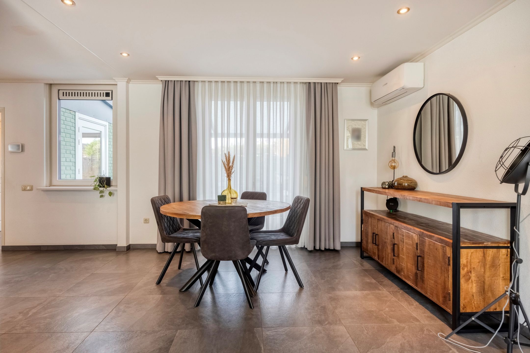 Foto 9 van Bernhardlaan 1