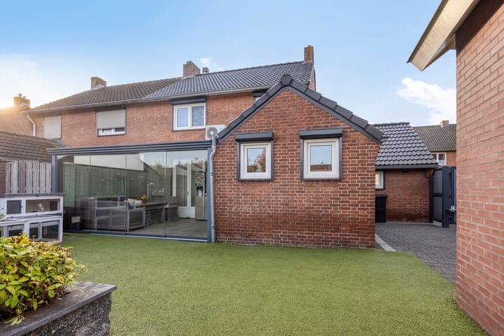 Foto 32 van Bernhardlaan 1