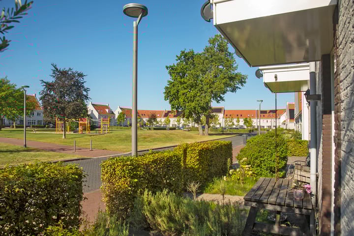 Photo 2 of Rozenhof 64