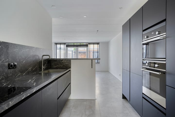 Photo 2 of Ridderspoor 16