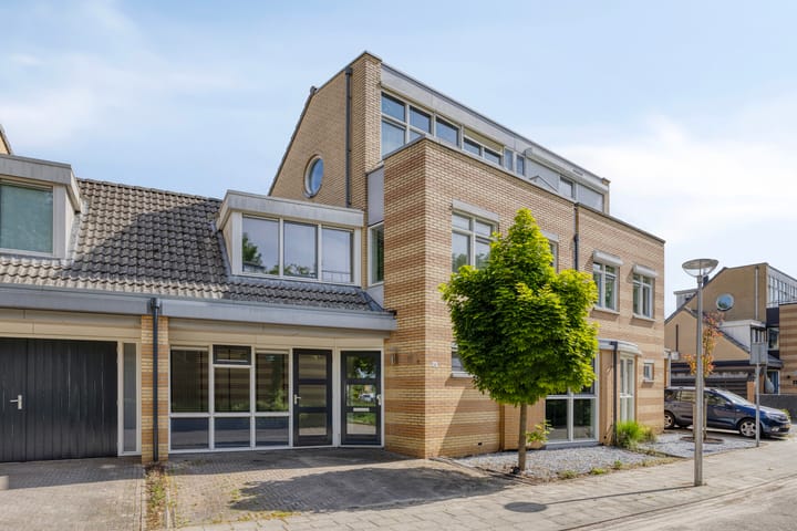 Photo 5 of Ridderspoor 16