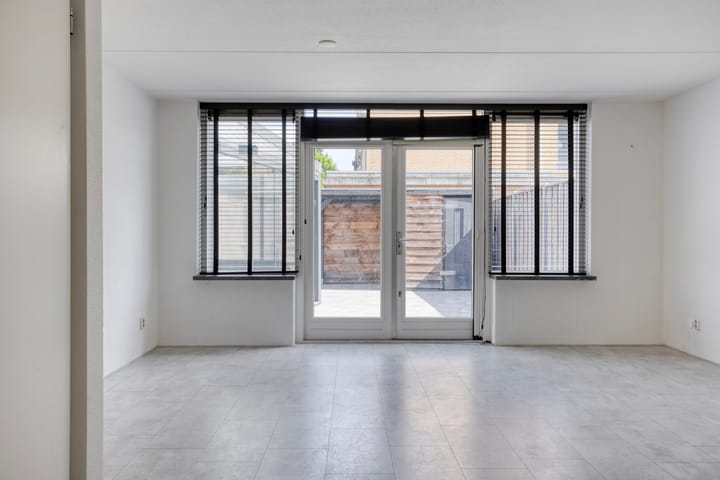 Foto 6 van Ridderspoor 16