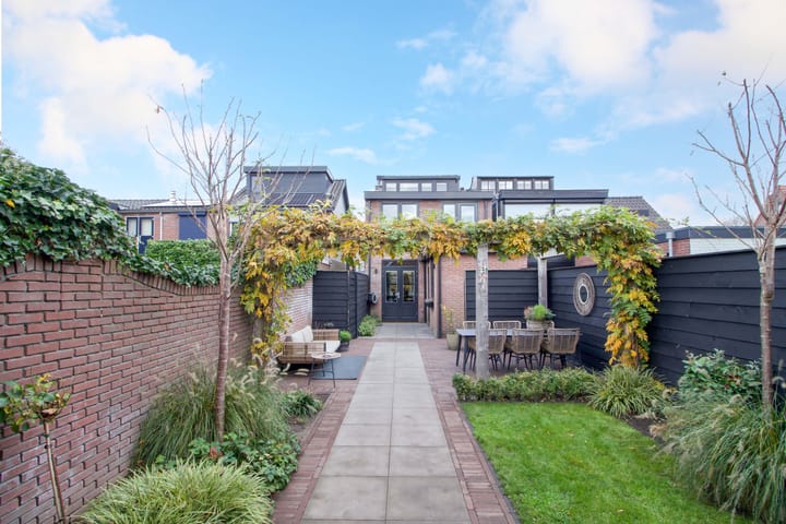 Oosterstraat 24 main image