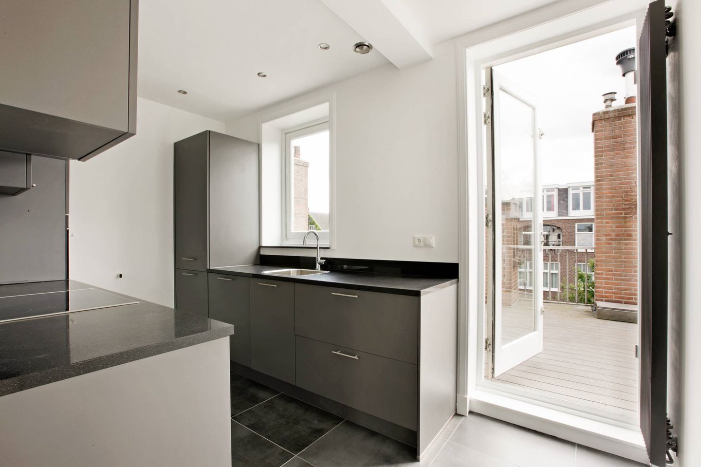 Photo 10 of Prins Hendriklaan 13-D
