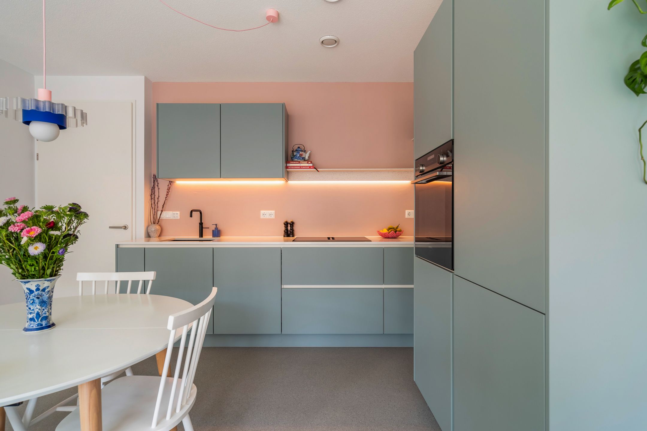 Photo 15 of Roentgenstraat 111