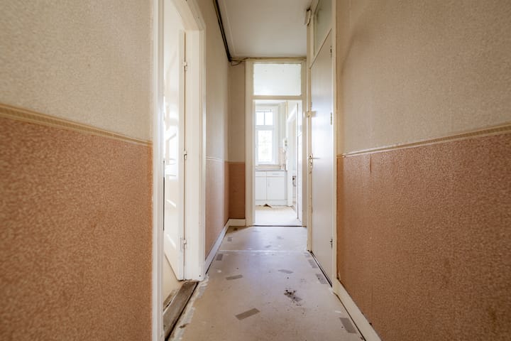 Photo 11 of Van Kinsbergenstraat 20-3