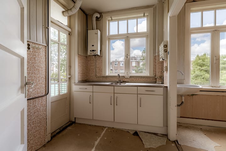 Photo 12 of Van Kinsbergenstraat 20-3