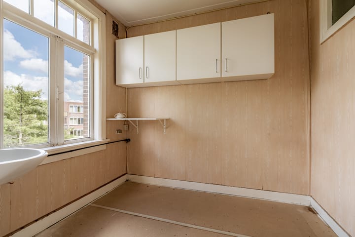 Photo 14 of Van Kinsbergenstraat 20-3