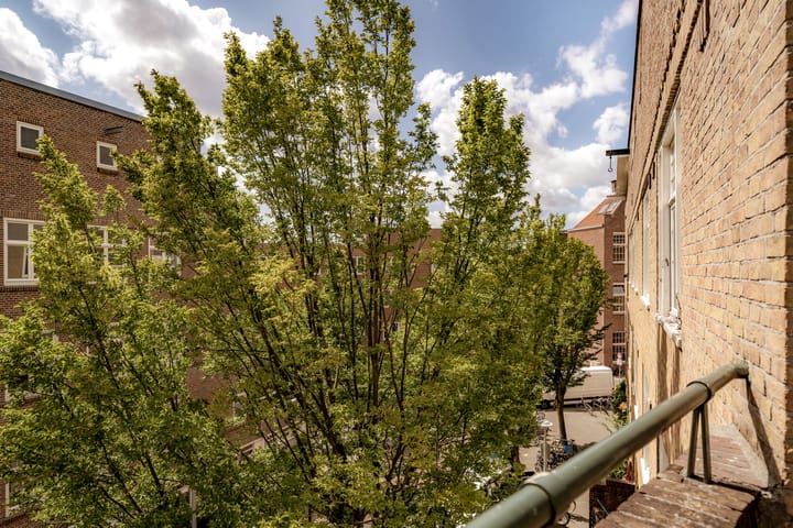 Photo 23 of Van Kinsbergenstraat 20-3