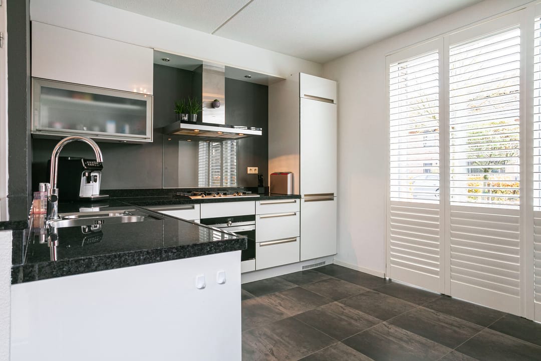 Photo 2 of Black Alicante 116