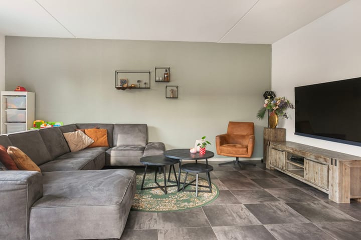 Photo 3 of Black Alicante 116