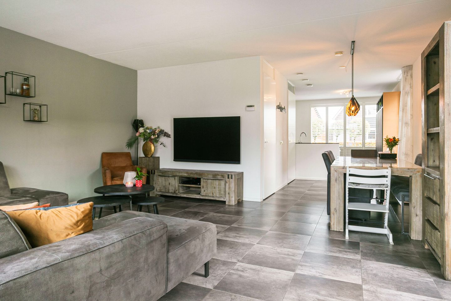 Photo 4 of Black Alicante 116