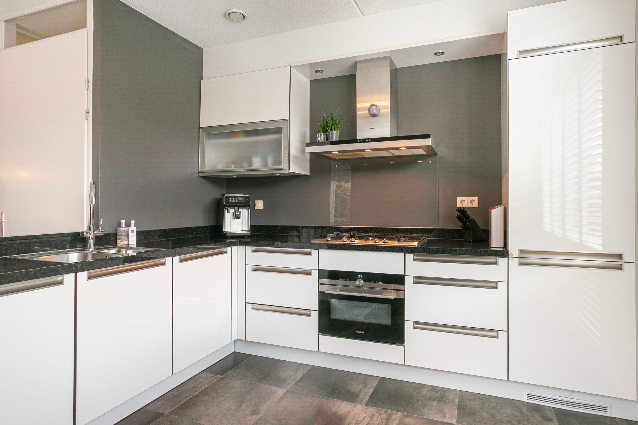 Photo 6 of Black Alicante 116