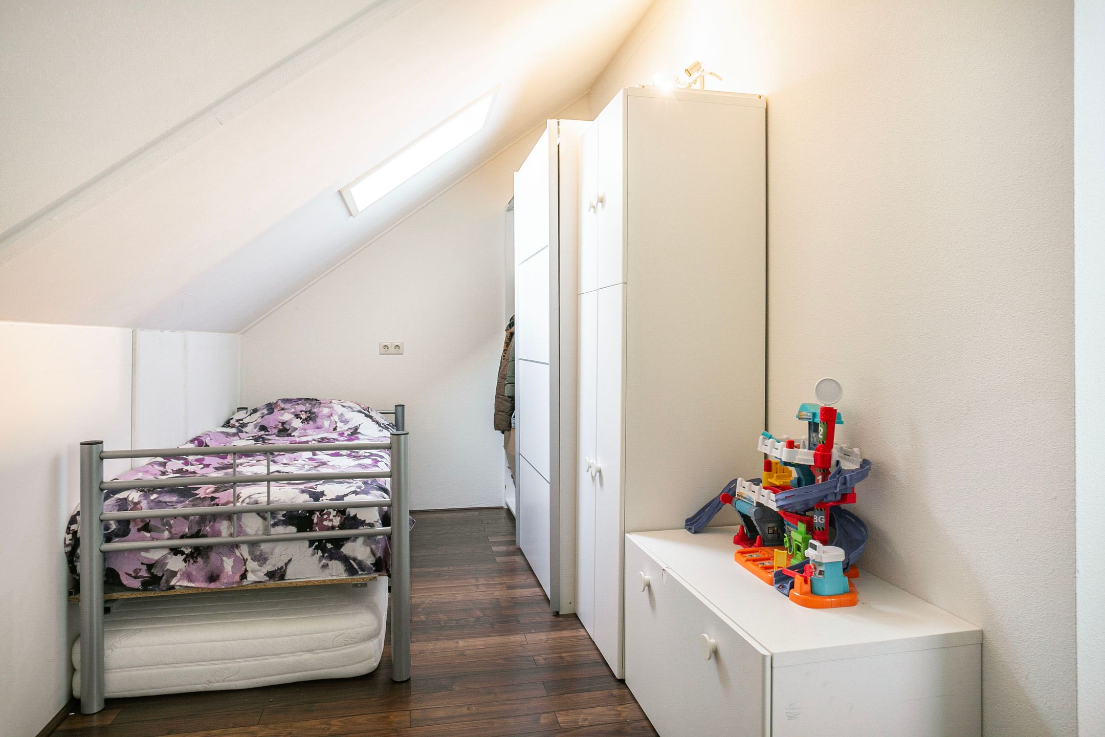 Photo 21 of Black Alicante 116