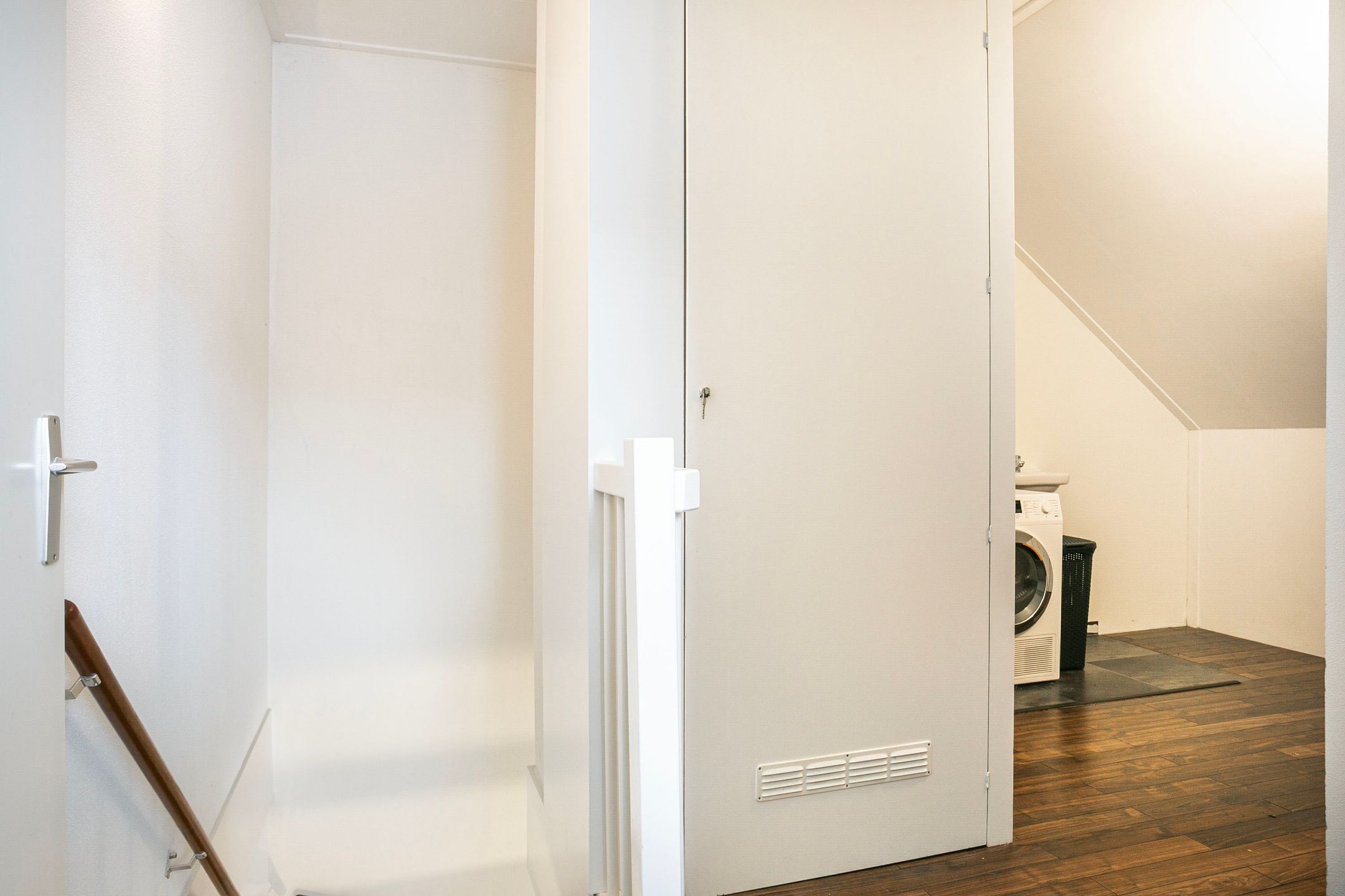 Photo 24 of Black Alicante 116