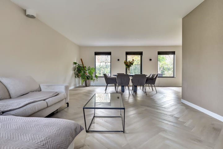 Photo 4 of Pauwenhof 45