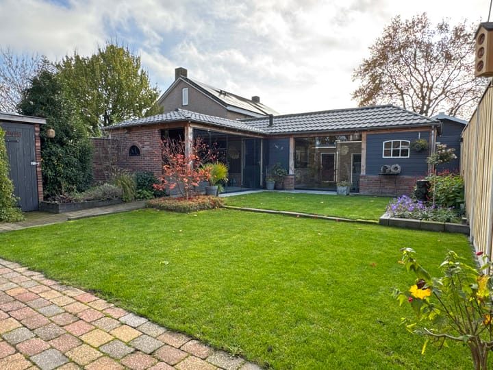 Photo 2 of Roosje Vosstraat 27