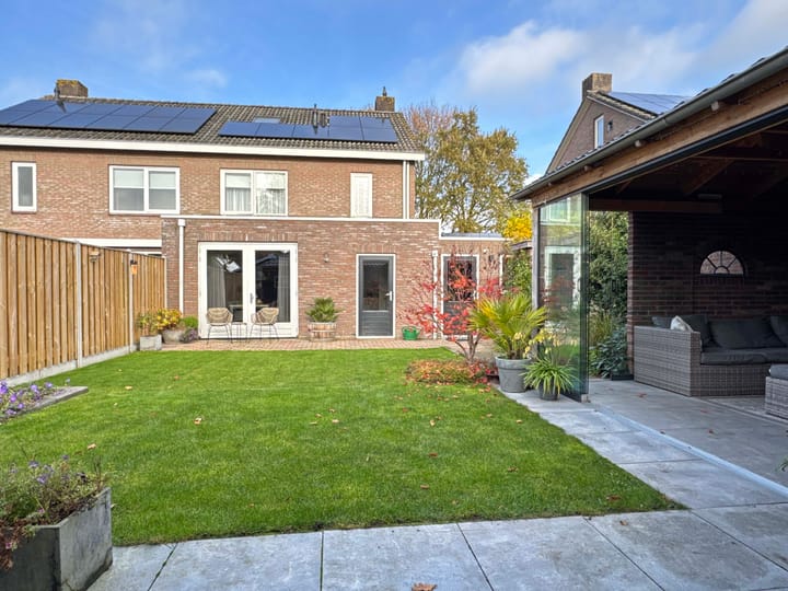 Photo 10 of Roosje Vosstraat 27