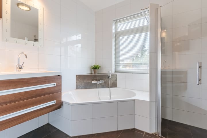 Photo 31 of Roland Larijstraat 5