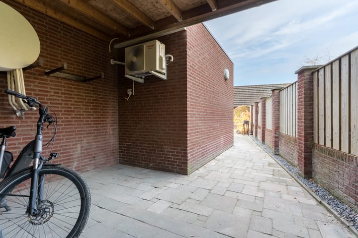 Photo 52 of Roland Larijstraat 5