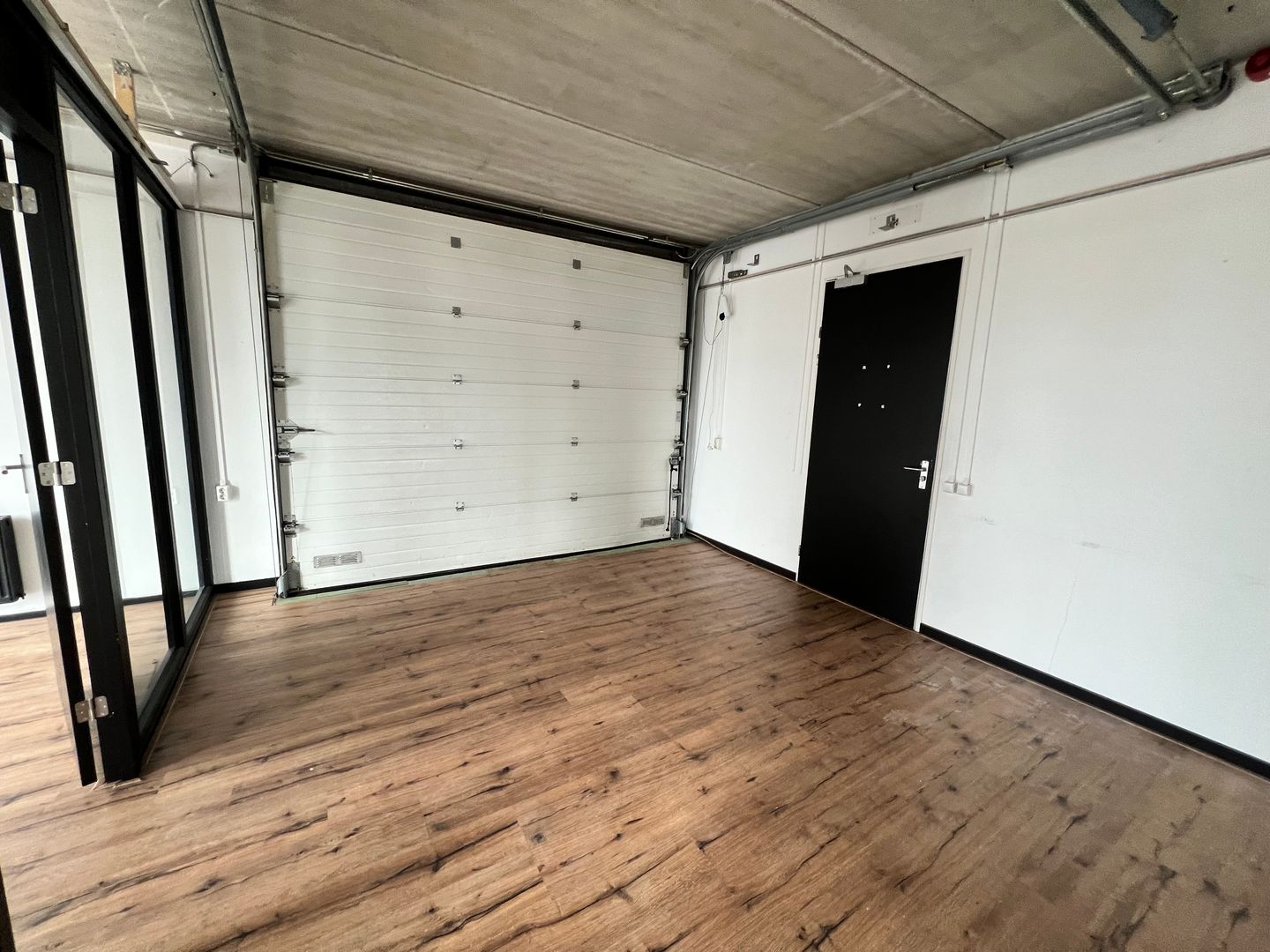 View photo 3 of Tijnmuiden 85