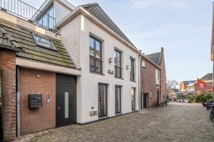 Photo 4 of Karnemelkstraat 7