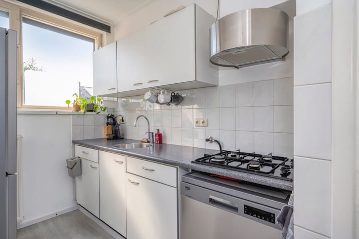 Photo 5 of Woeringenstraat 67