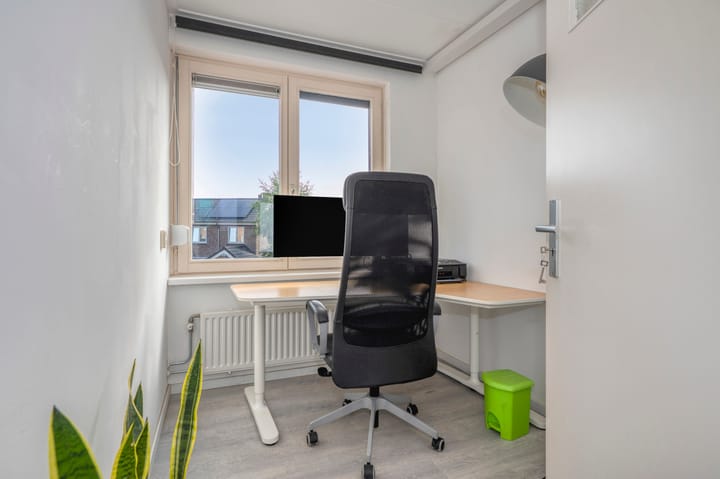 Photo 15 of Woeringenstraat 67