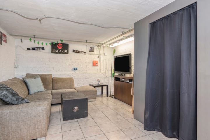 Photo 20 of Woeringenstraat 67