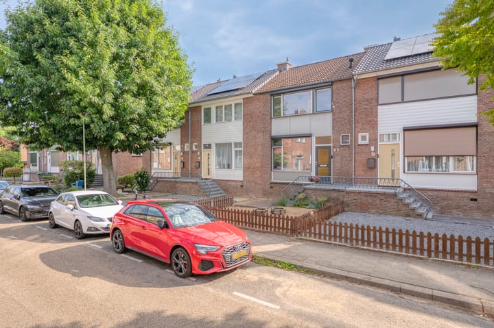 Photo 23 of Woeringenstraat 67