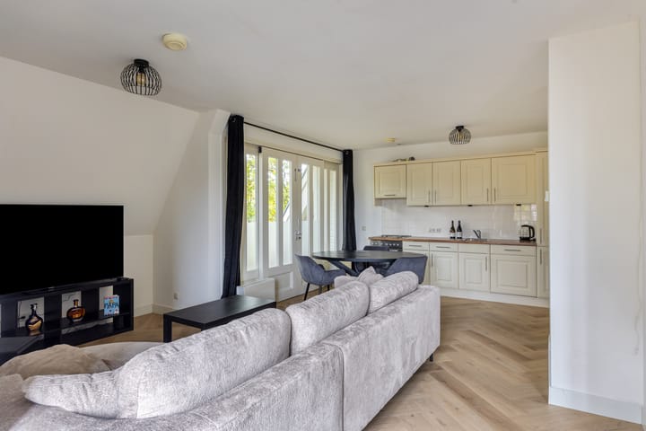 Photo 5 of Prof. Lorentzlaan 1-E