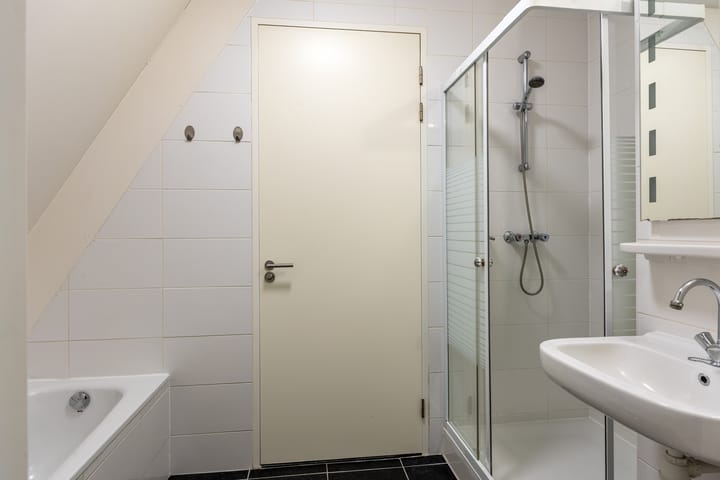 Photo 12 of Prof. Lorentzlaan 1-E