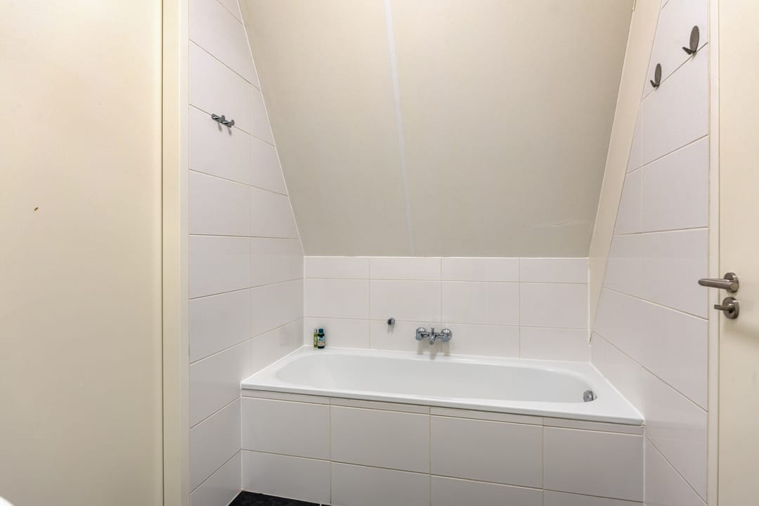 Photo 13 of Prof. Lorentzlaan 1-E