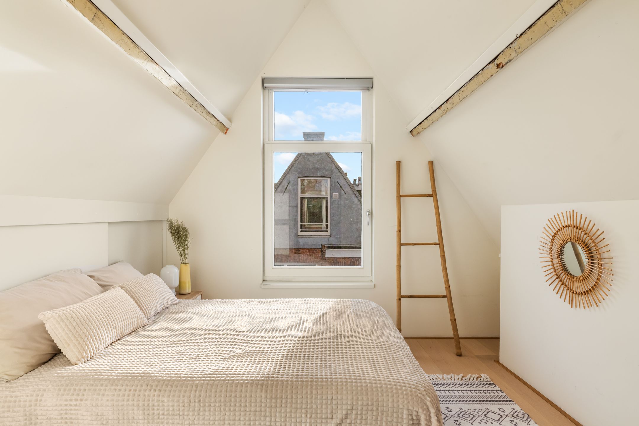 Photo 3 of Czaar Peterstraat 168-D