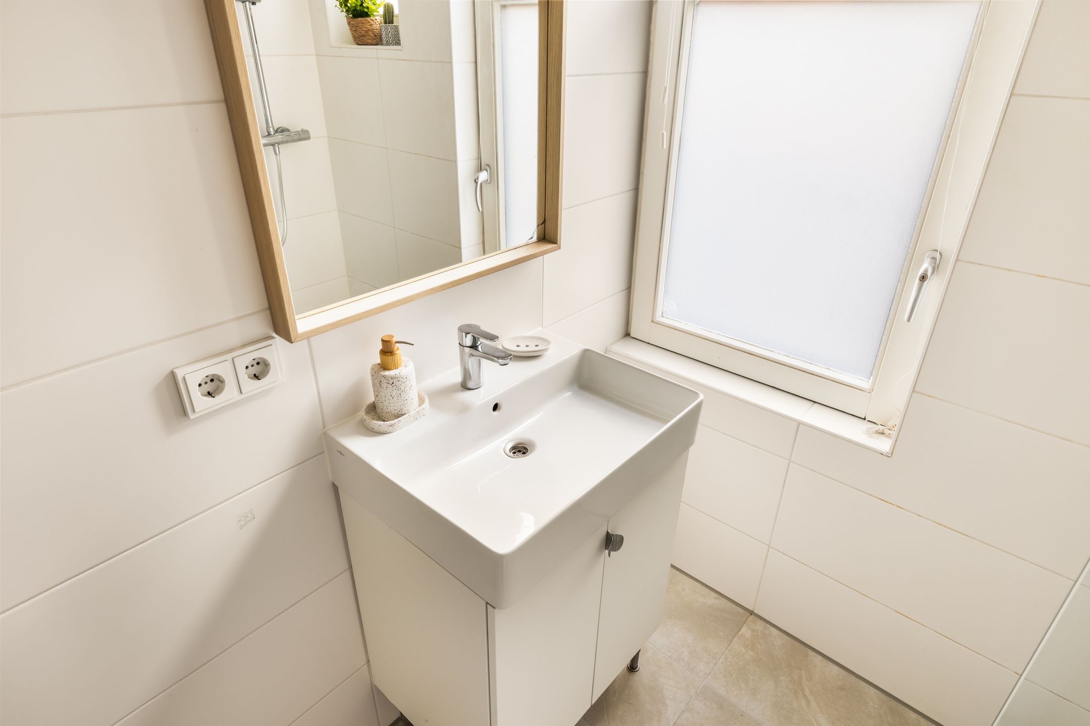 Photo 18 of Czaar Peterstraat 168-D