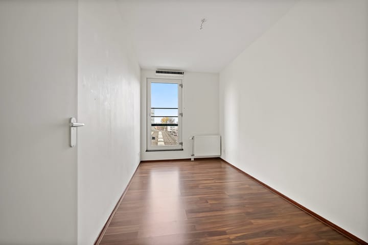 Photo 12 of Loosduinseweg 247