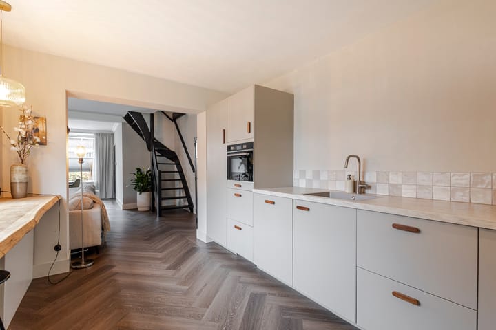 Photo 16 of Oranjestraat 41