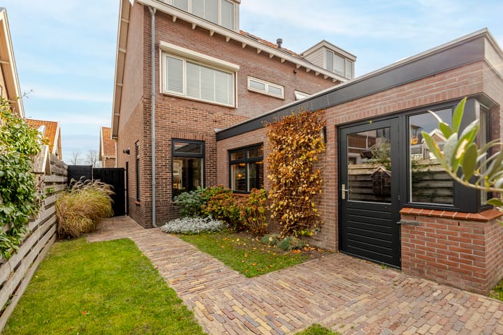 Photo 35 of Oranjestraat 41