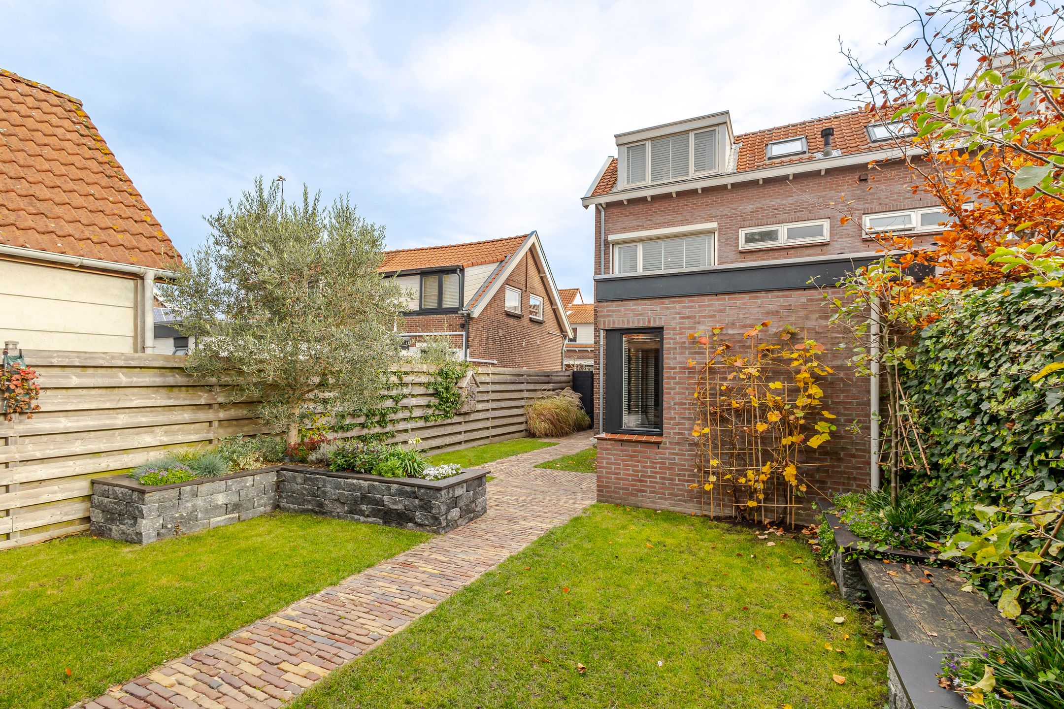 Photo 36 of Oranjestraat 41