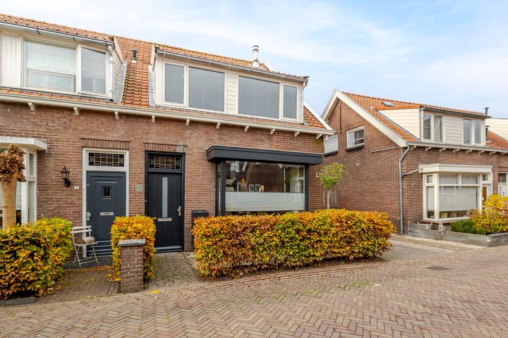 Photo 38 of Oranjestraat 41