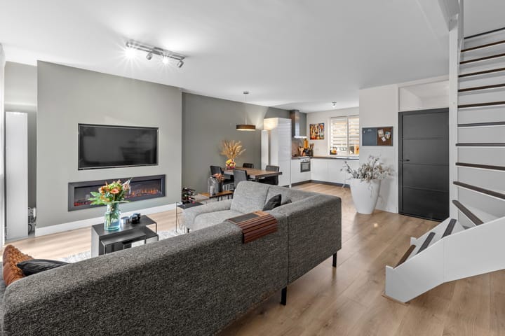 Photo 7 of Lage Made 7