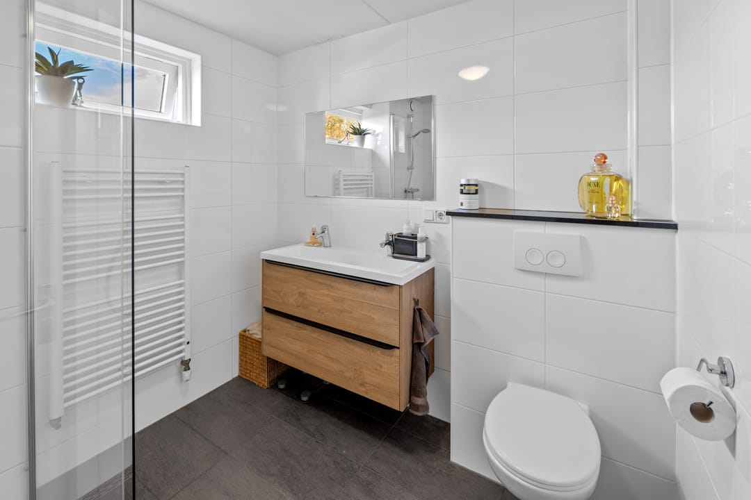 Photo 22 of Lage Made 7