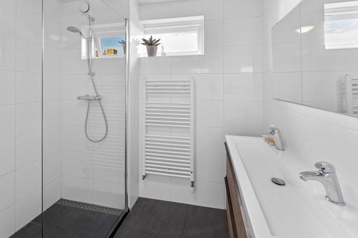 Photo 23 of Lage Made 7