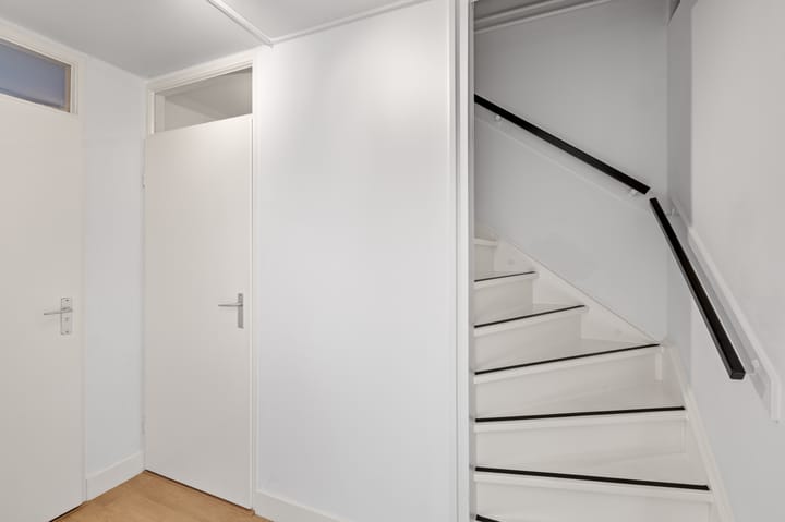 Photo 27 of Lage Made 7