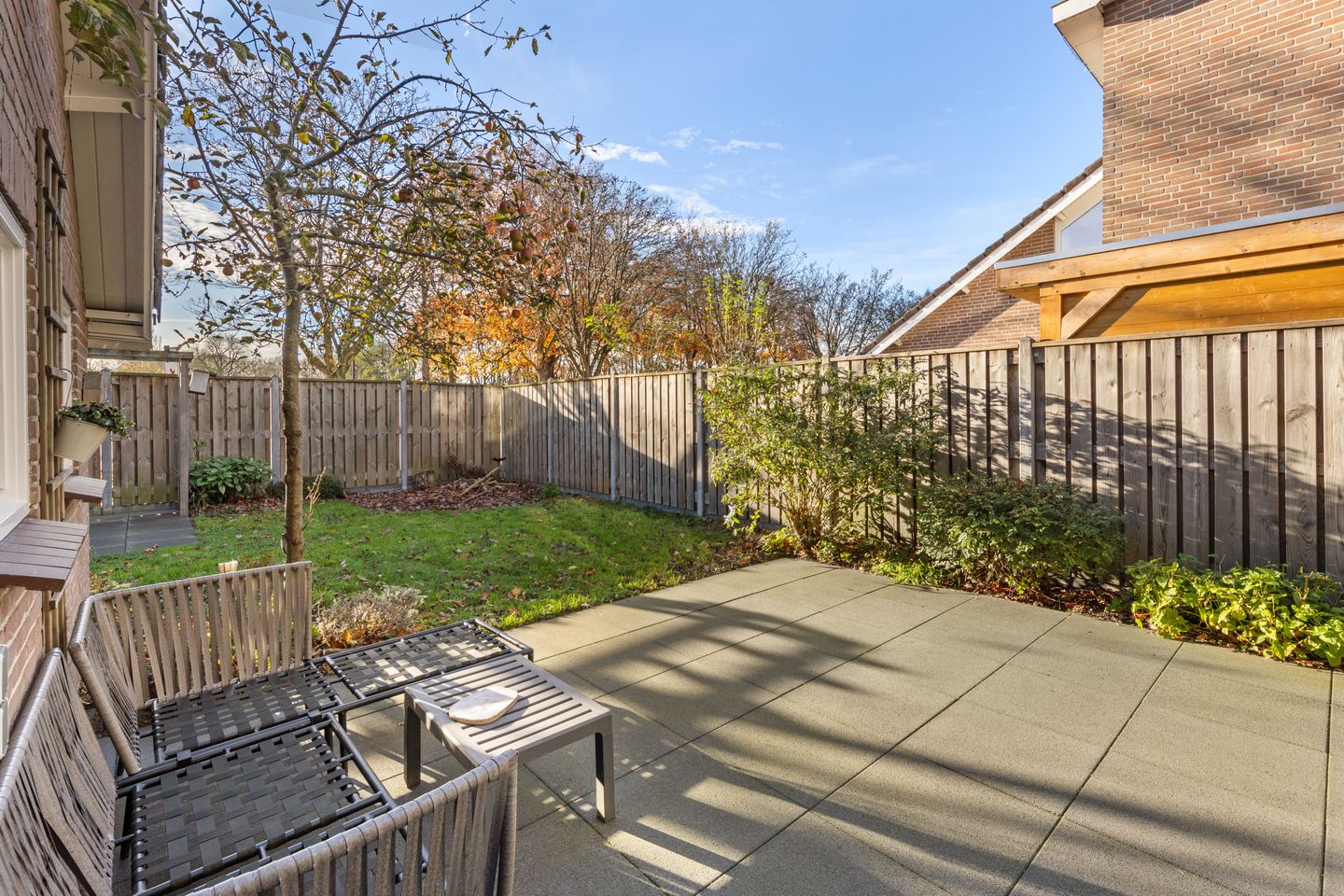 Photo 35 of Lage Made 7