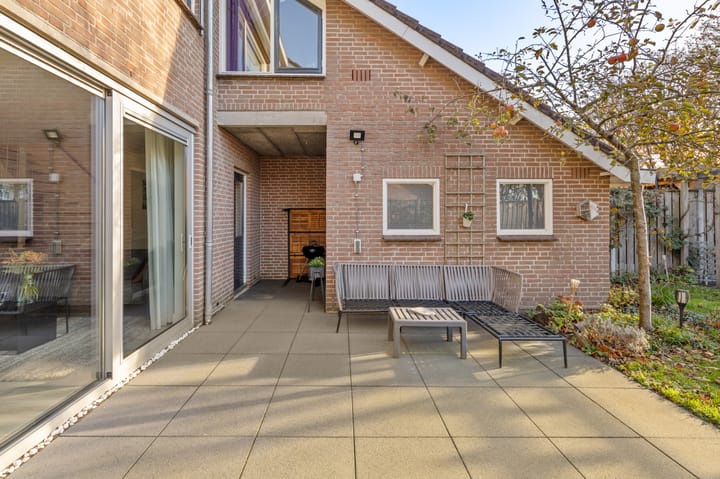 Photo 37 of Lage Made 7